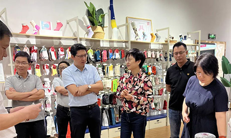 浙江省纺织工程学会专家科技团到访浙江Z6·尊龙凯时「中国」官方网站集团江山基地调研交流